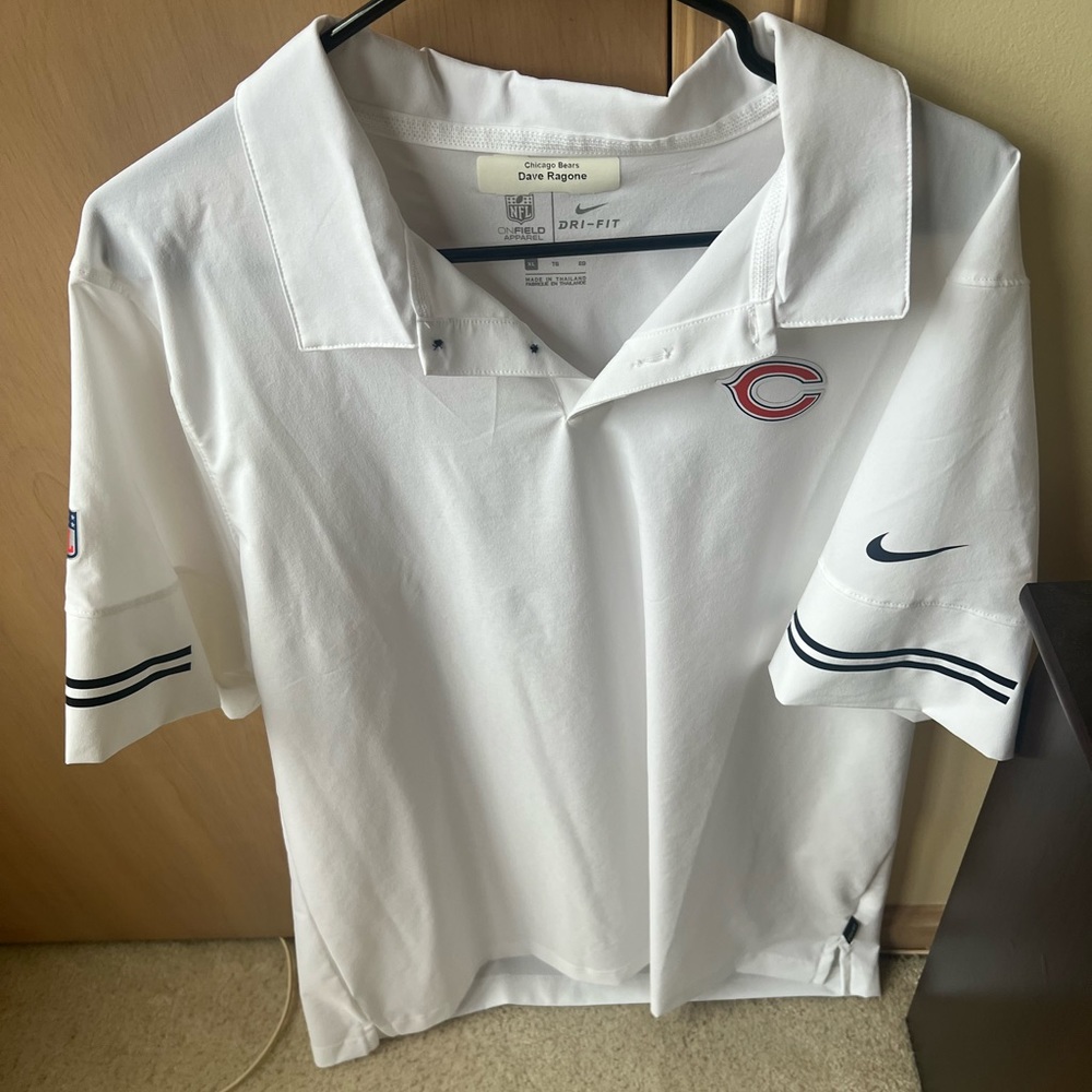 Men’s Nike on field dry fit Chicago bears polo